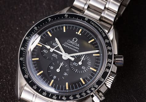 omega speedmaster moonwatch counterfeit